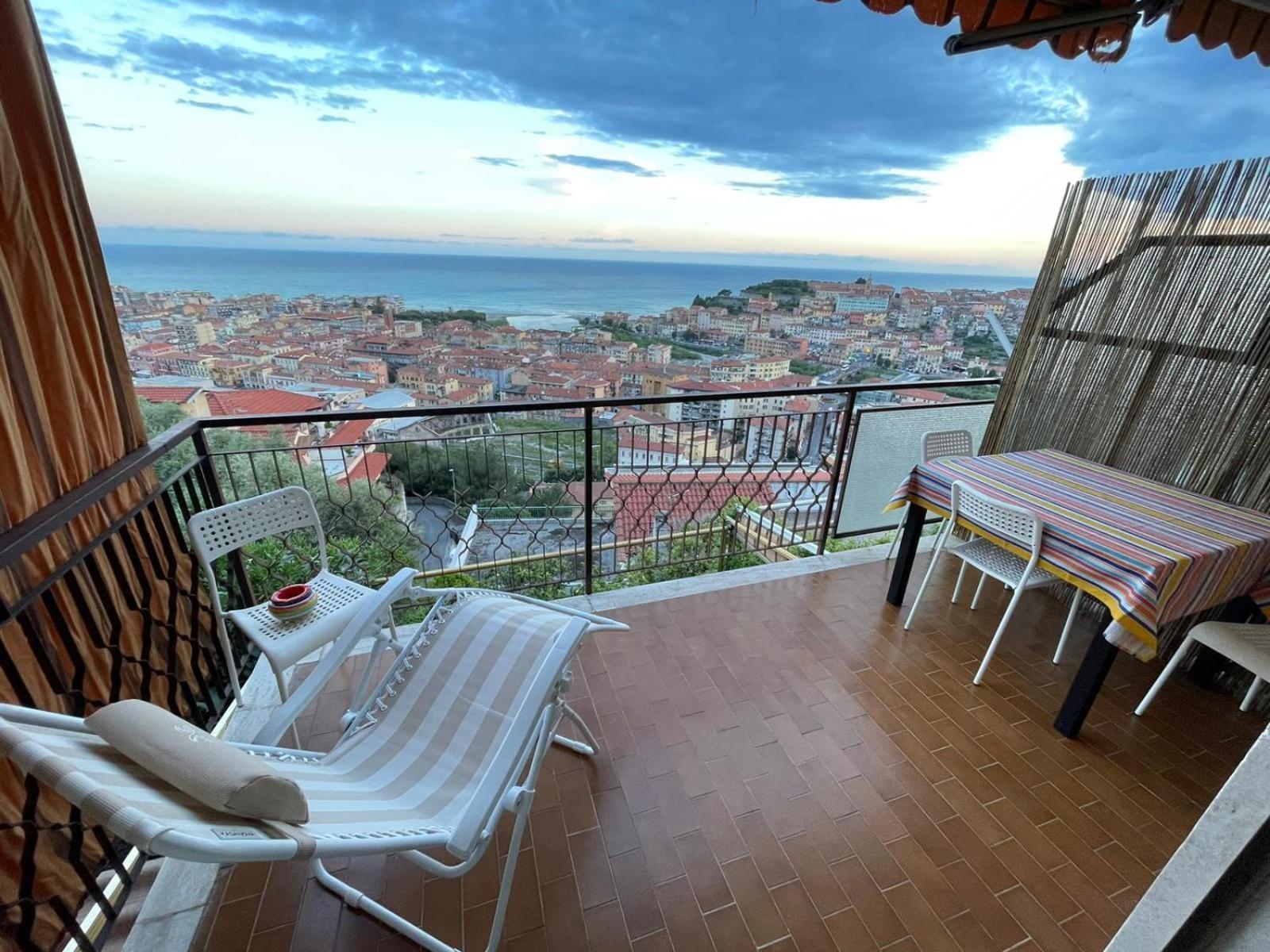 Thekeystudio, La Casa Del Mare Azzurro With Seaview Ventimiglia Ngoại thất bức ảnh