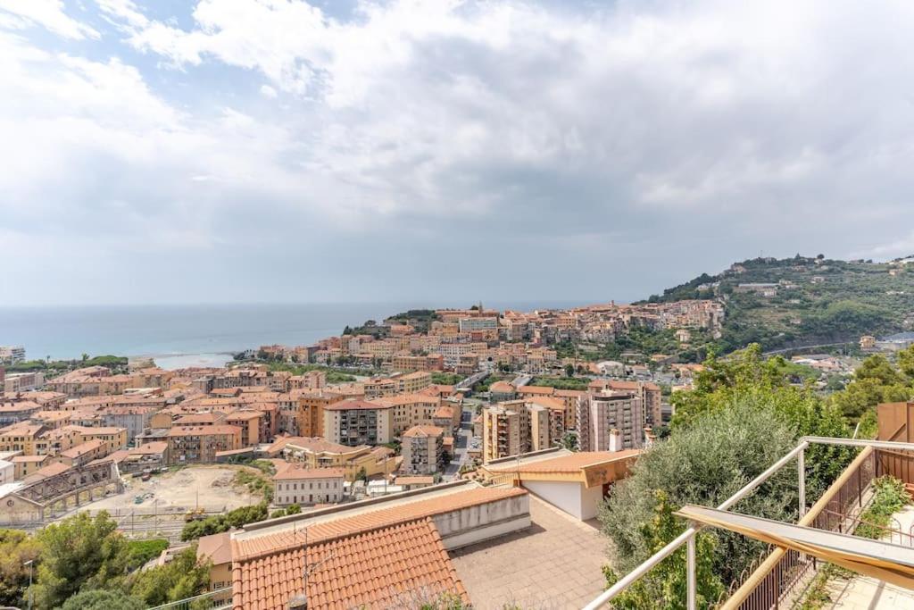Thekeystudio, La Casa Del Mare Azzurro With Seaview Ventimiglia Ngoại thất bức ảnh